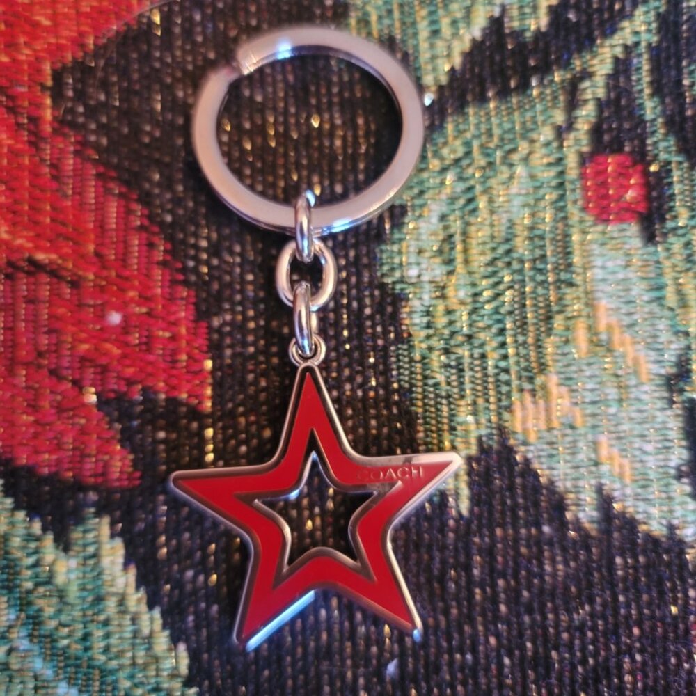 COACH -Signature Red Enamel Star Keychain/ Bag Charm/Key Ring. Brand New.Vintage - Picture 9 of 11